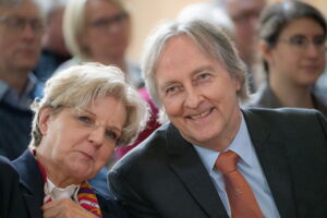 Prof Hofer and Leibniz President Prof Brockmeier during the ceremony