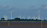 Onshore windmills (photo: Unsplash/Waldemar Brandt)